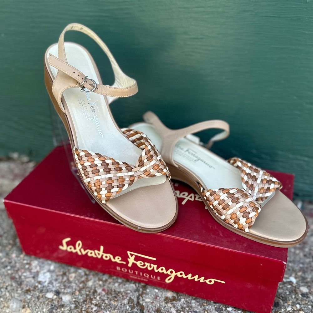 Salvatore Ferragamo Liliana Woven Leather Wedge Sandals Tan Beige Comfortable 8